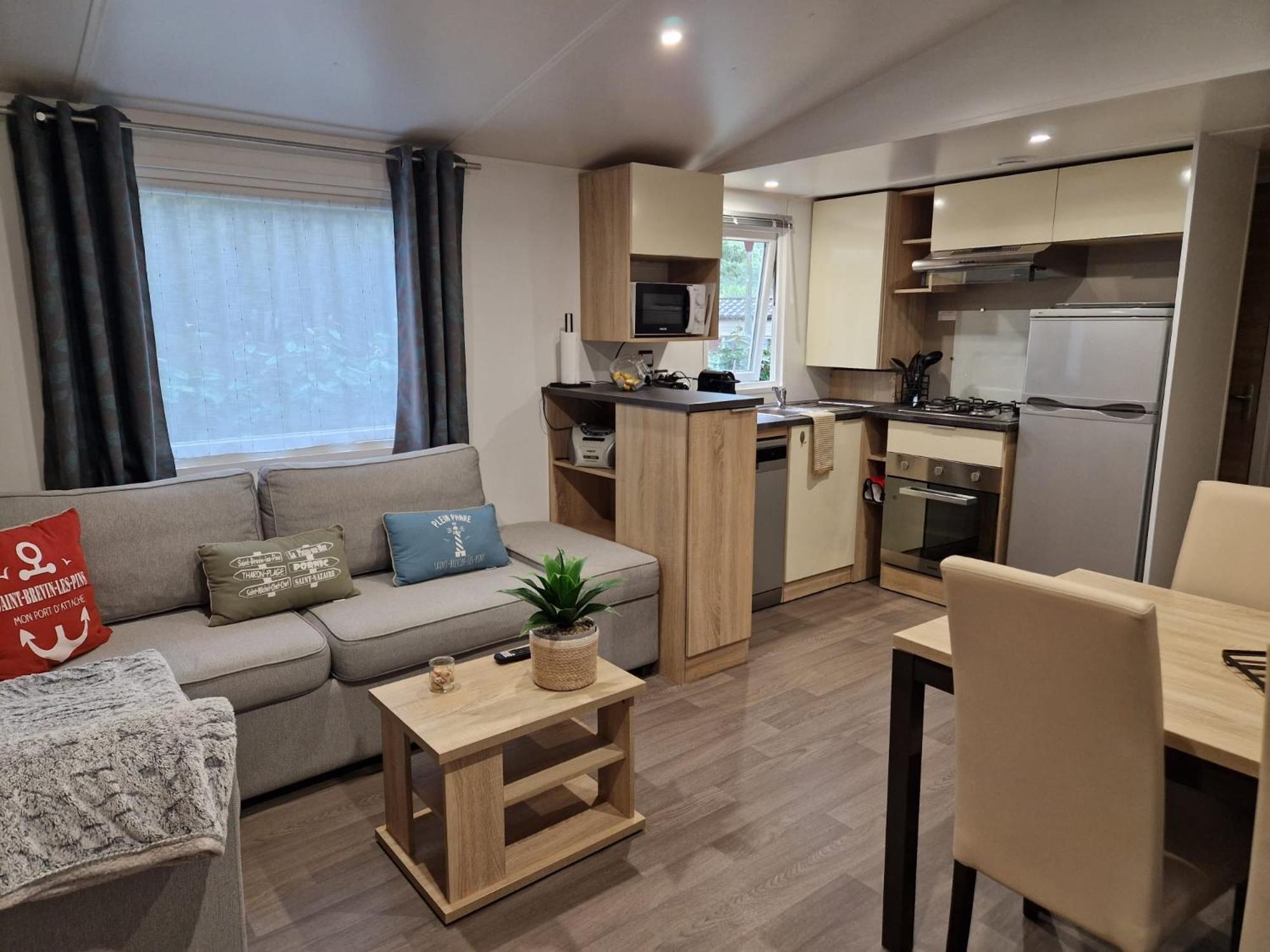 Mobil Home Tout Confort 3 Chambres Camping Les Pierres Couchees Saint-Brevin-les-Pins Exterior photo